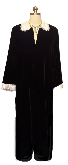 * VINTAGE EVE STILLMAN BLACK VELOUR ROBE WITH WHITE PUFFY SATINY AND LACE COLLAR AND CUFFS