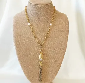 1970s vintage gold tone chain designer style necklace with pearl accents