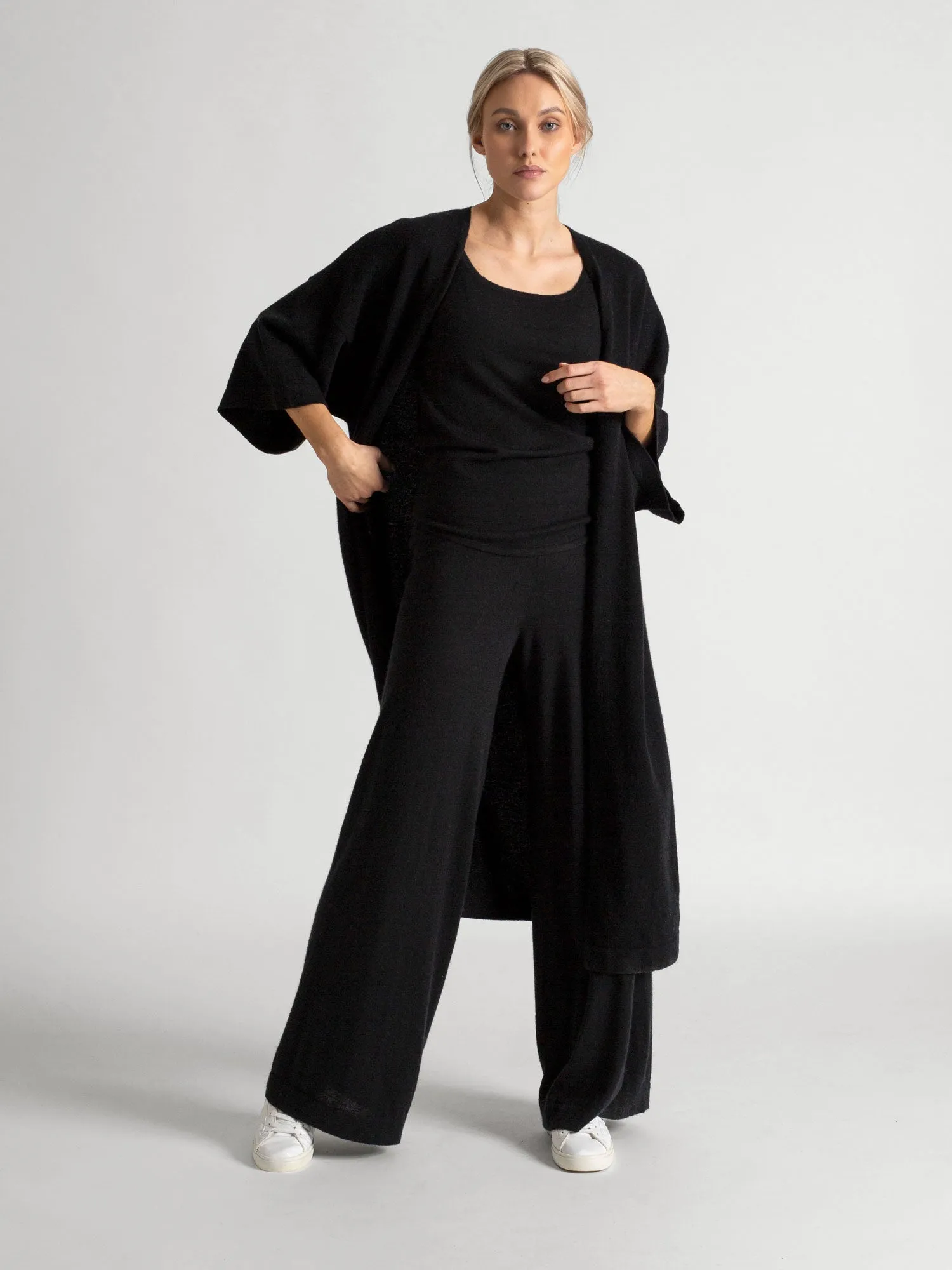 Cashmere pants "Air pants" - black