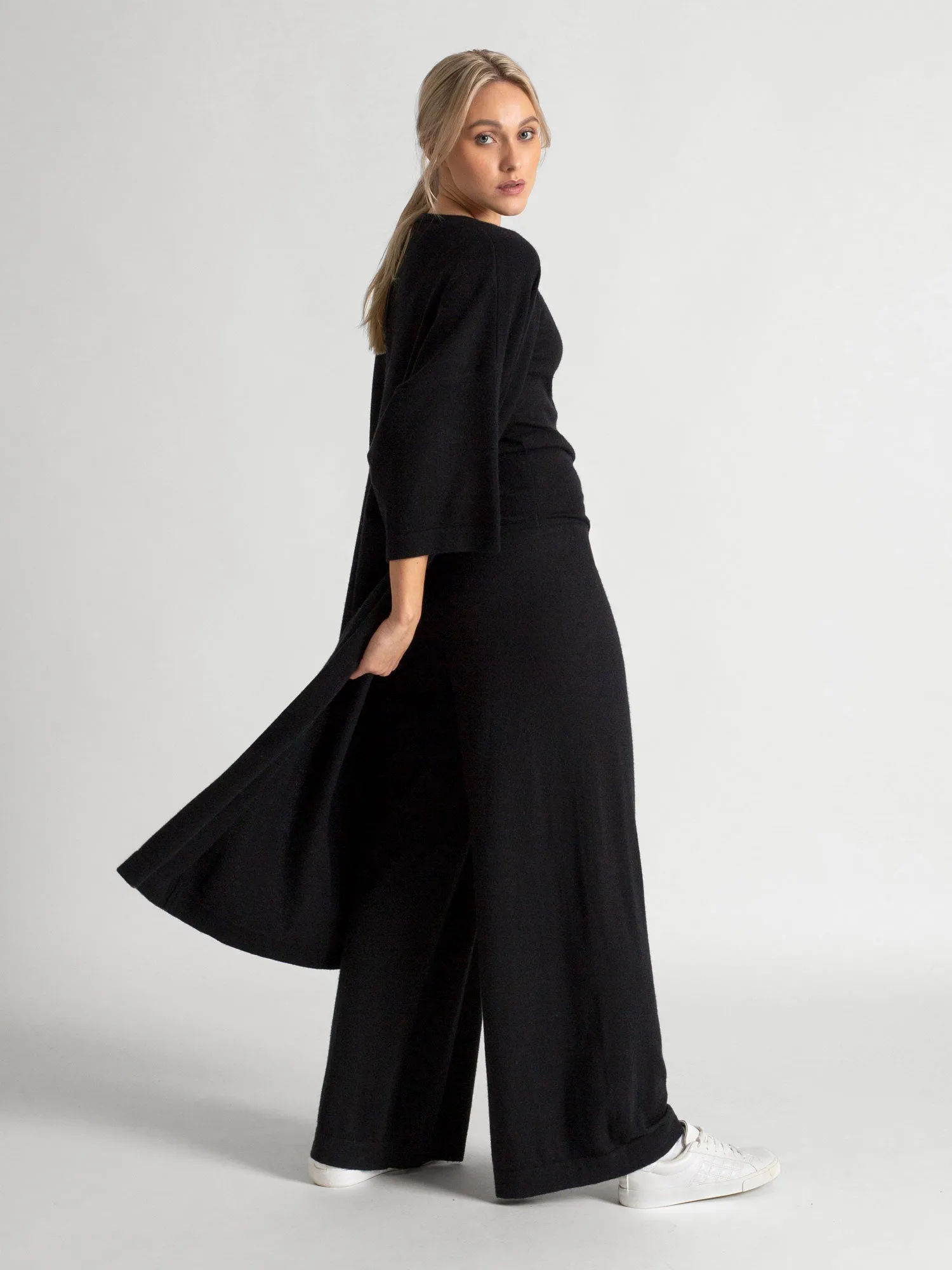 Cashmere pants "Air pants" - black