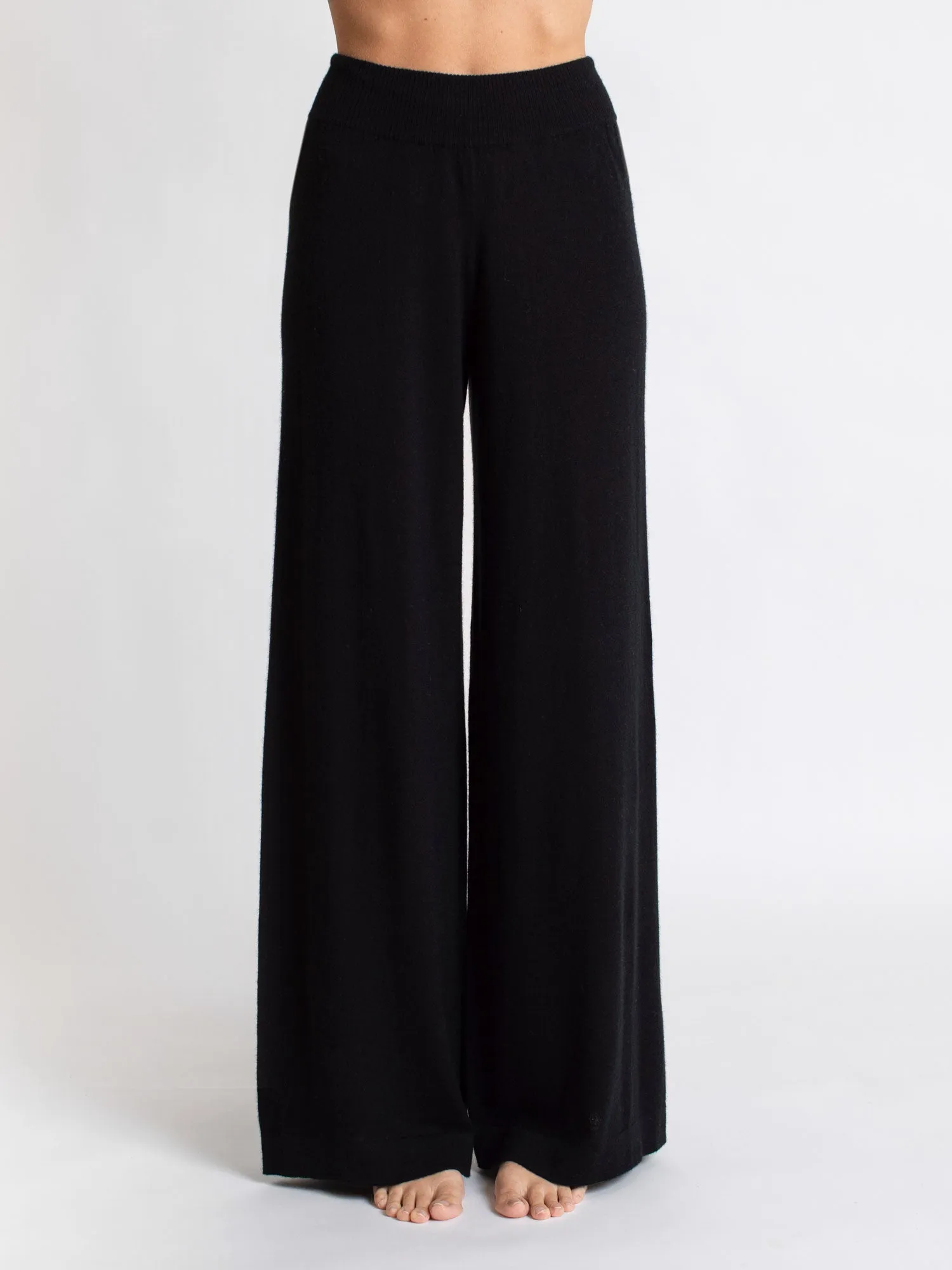 Cashmere pants "Air pants" - black