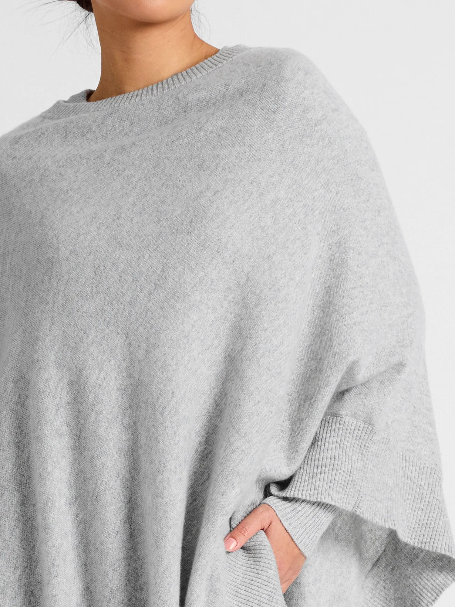 Cashmere poncho "Haddy" - light grey