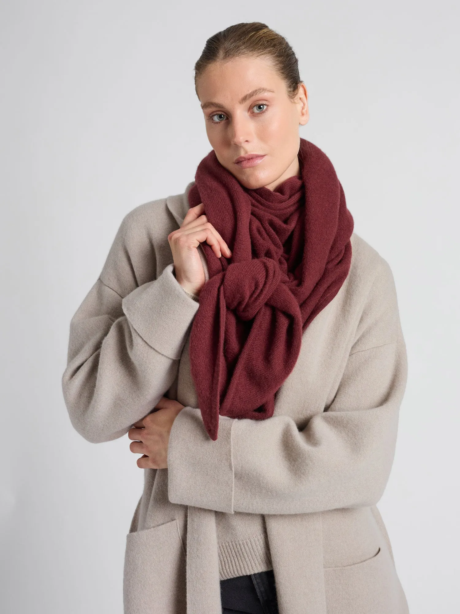 Cashmere scarf "Triangle" - Bordeaux