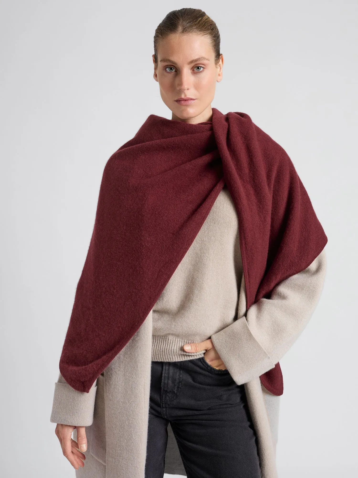 Cashmere scarf "Triangle" - Bordeaux