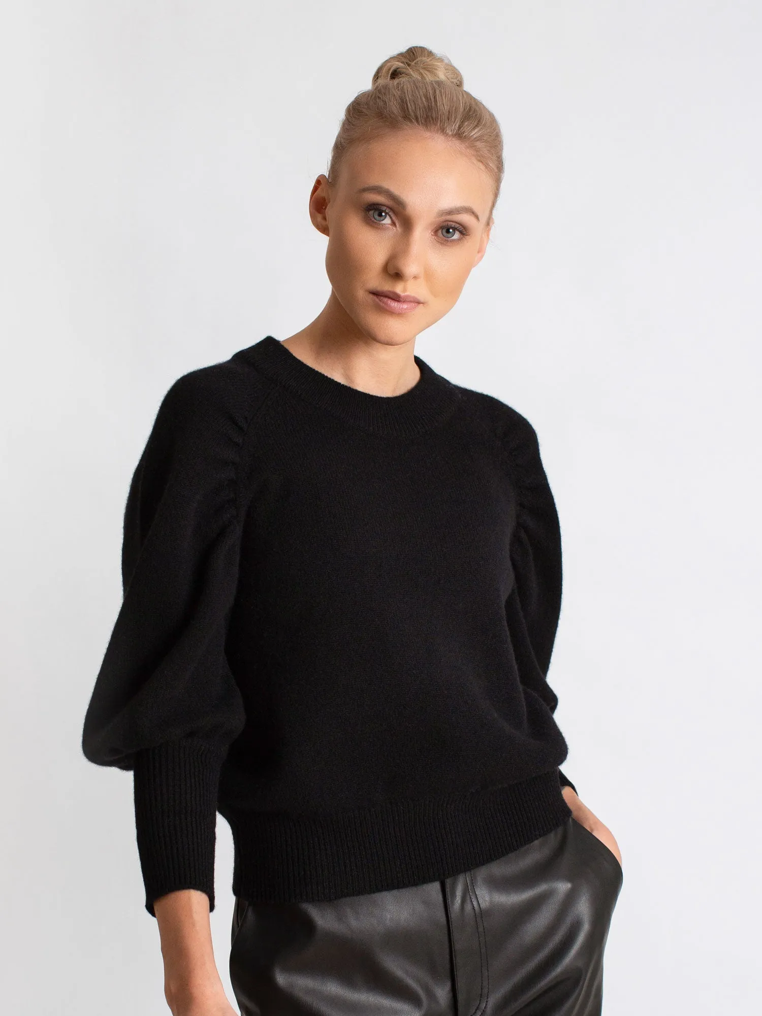 Cashmere sweater  "Aurora" - black