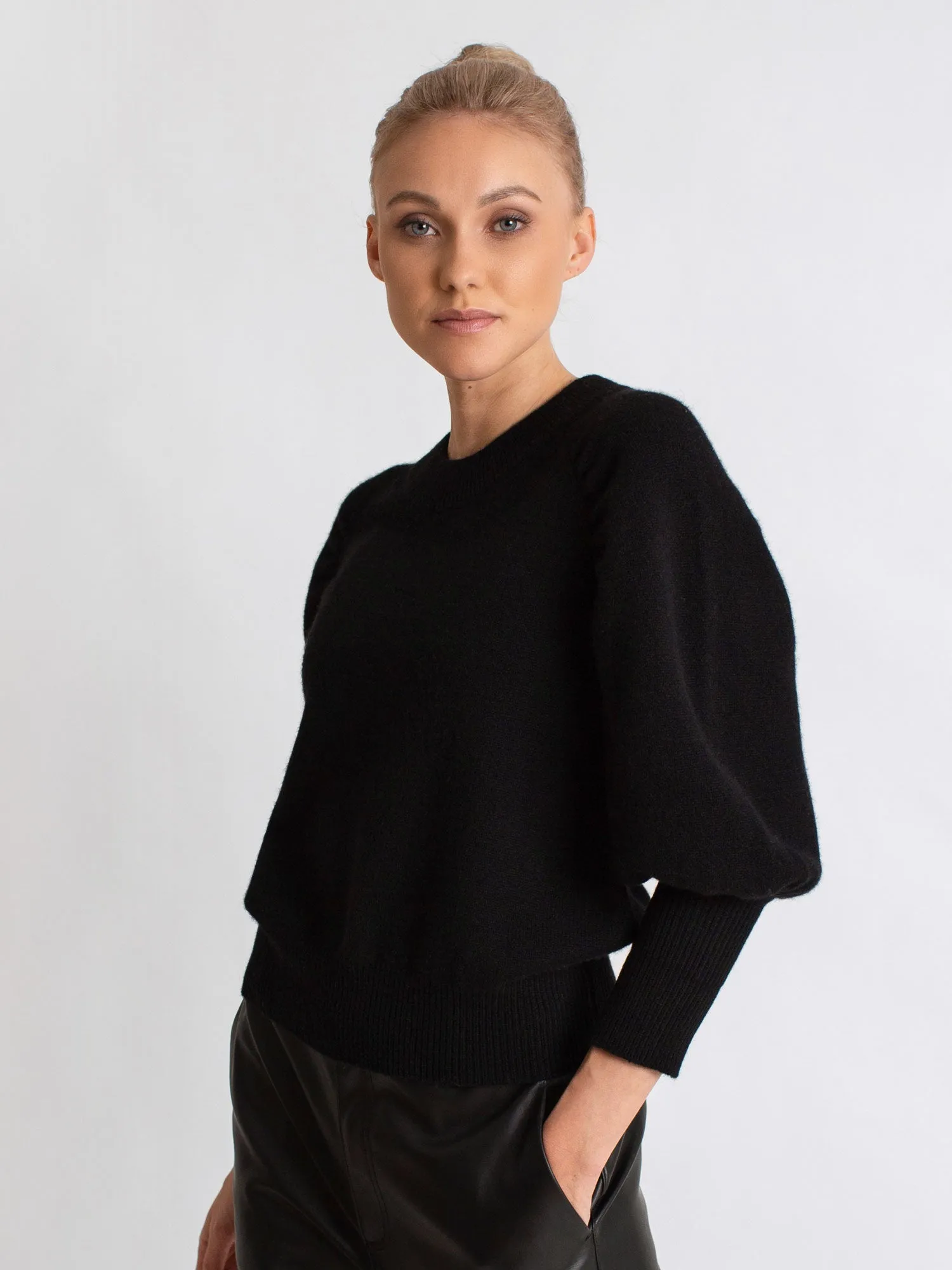 Cashmere sweater  "Aurora" - black