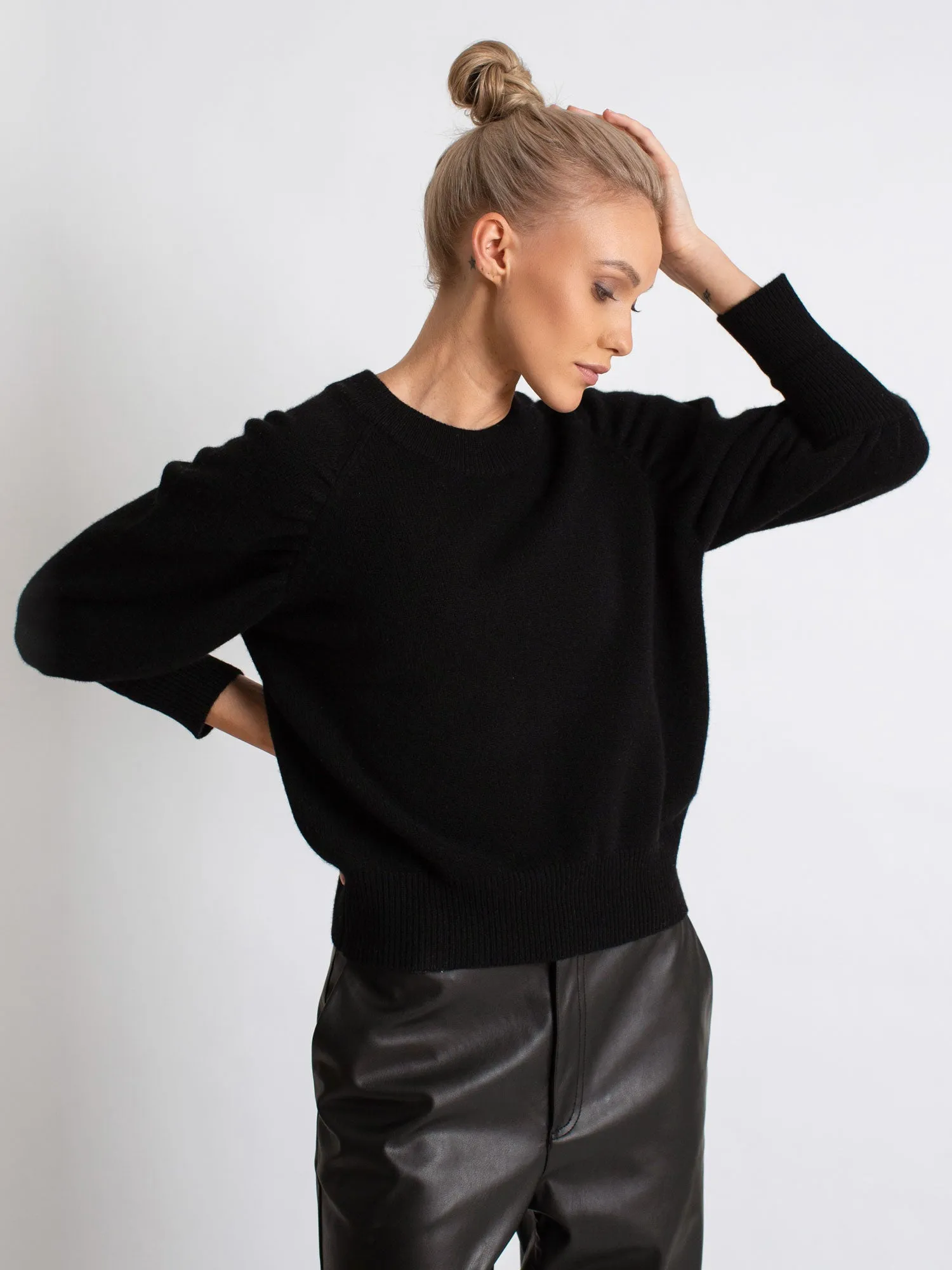 Cashmere sweater  "Aurora" - black