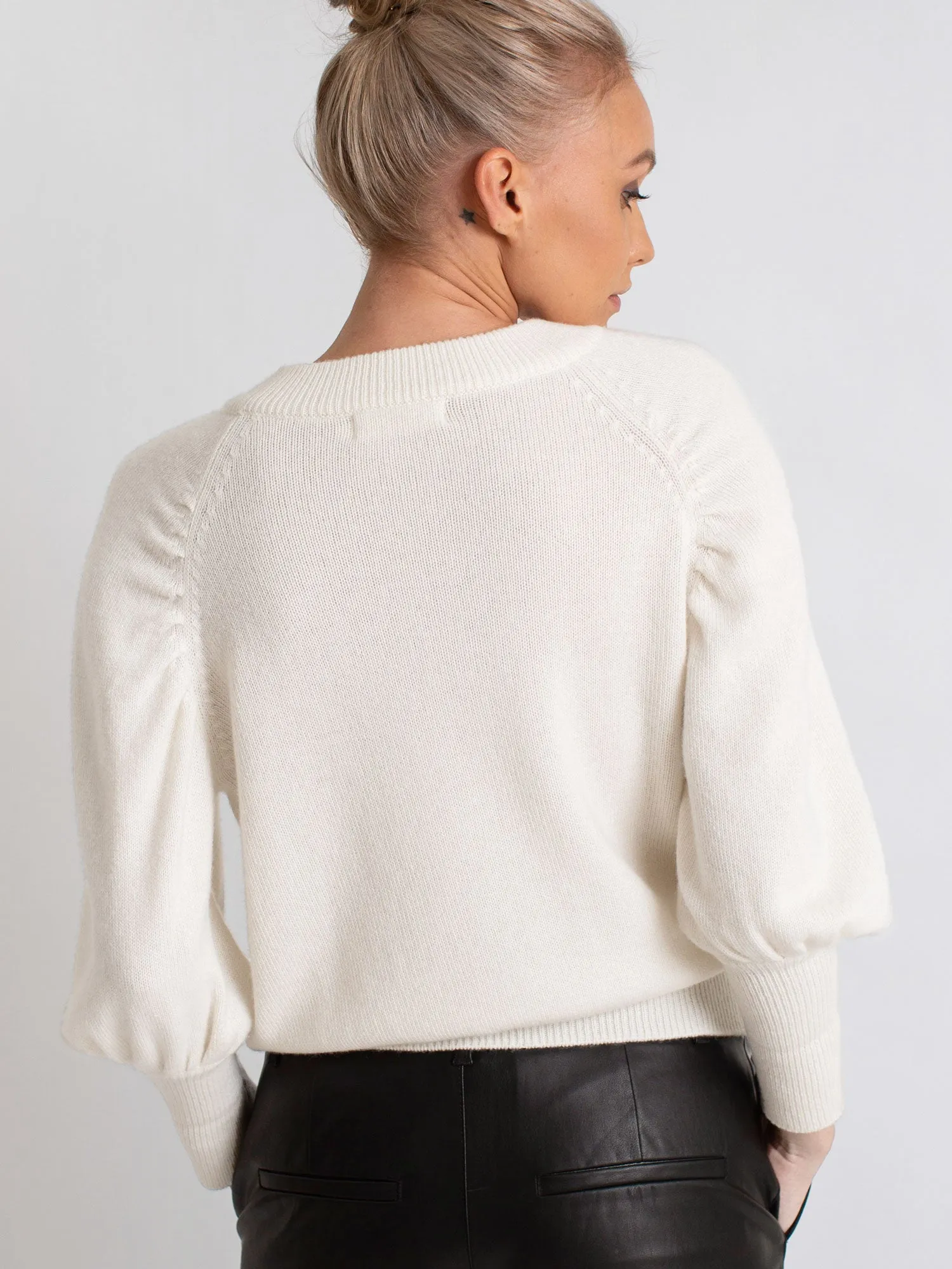 Cashmere sweater  "Aurora" - white