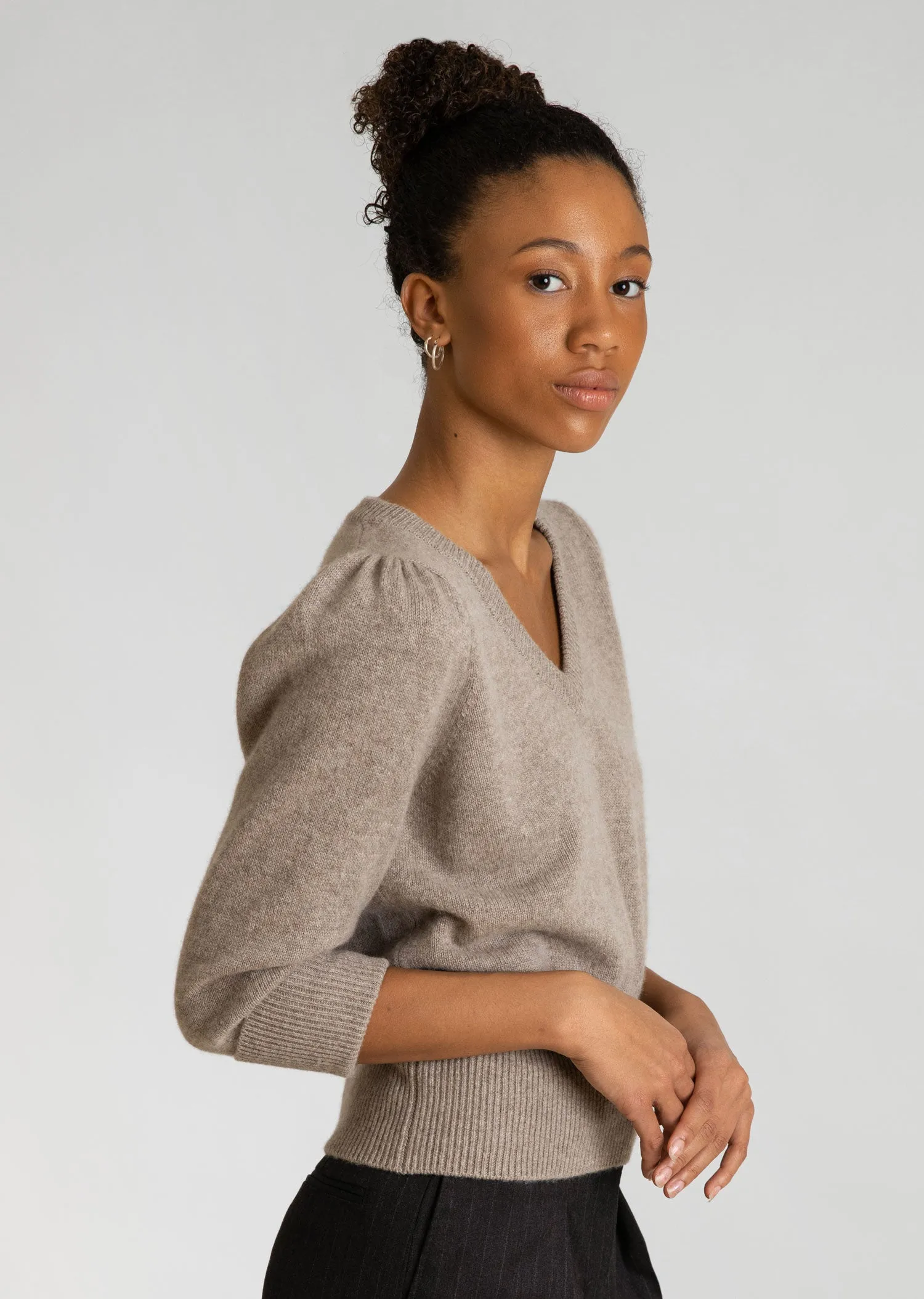 Cashmere sweater  "Swan" - toast