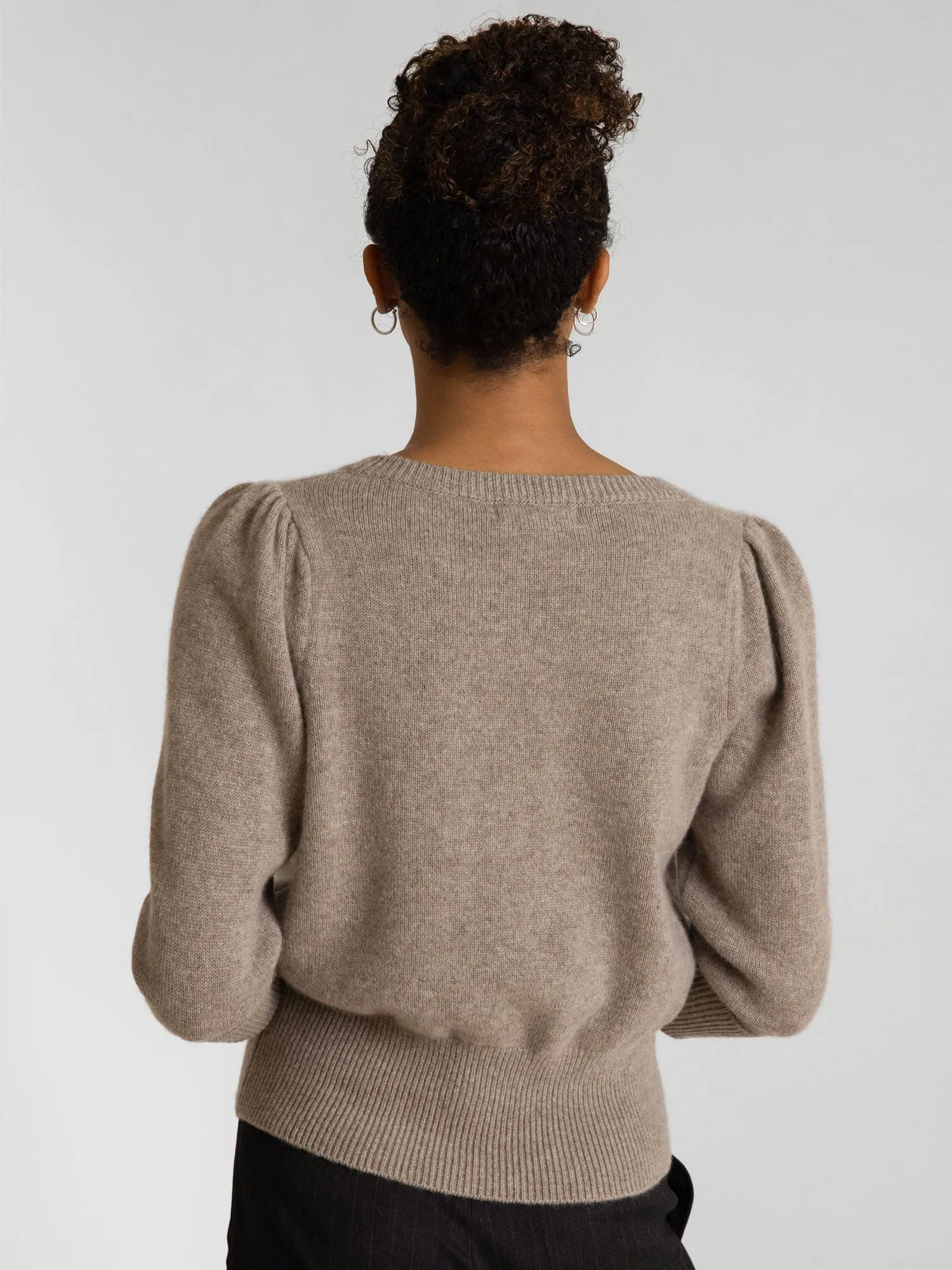 Cashmere sweater  "Swan" - toast