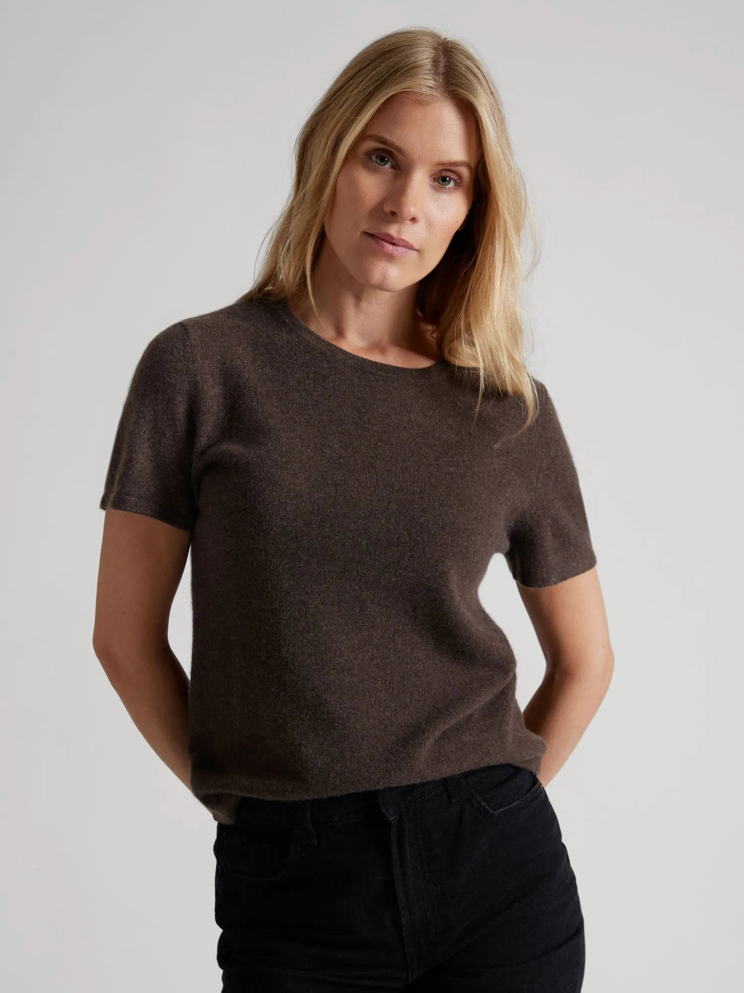 Cashmere T-shirt "Fresh" - dark brown