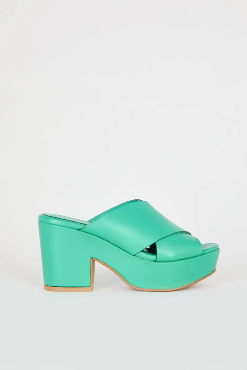 DAME HEELED PLATFORM