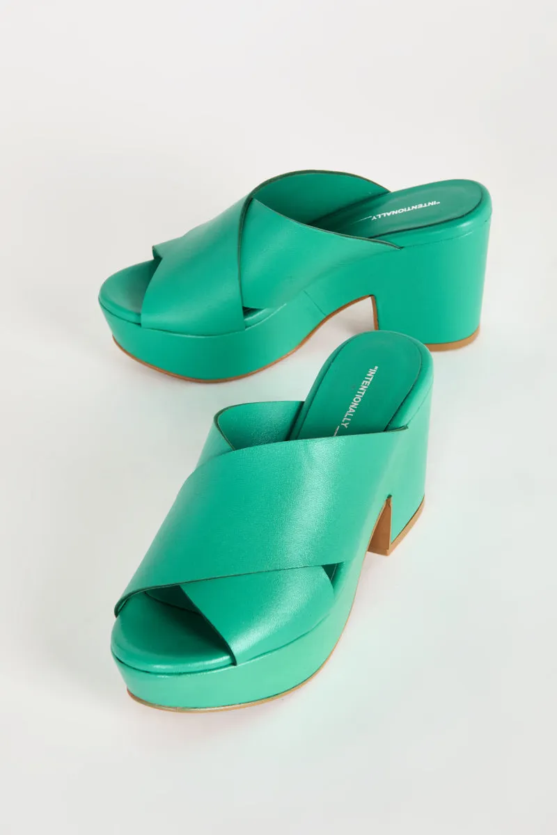 DAME HEELED PLATFORM