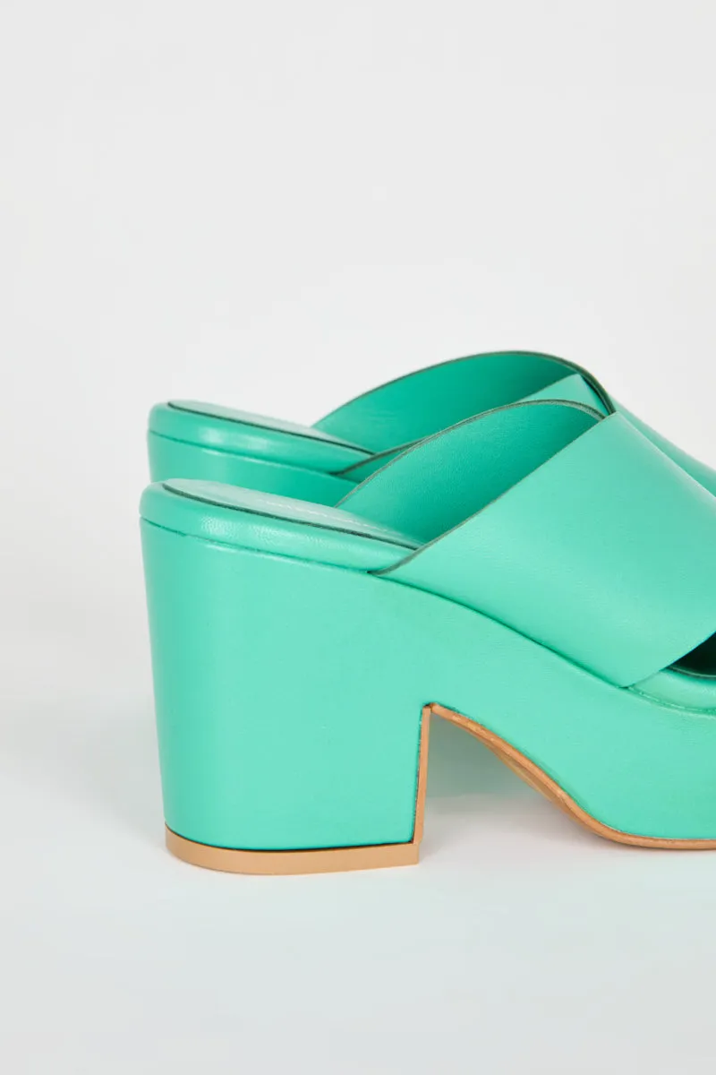 DAME HEELED PLATFORM