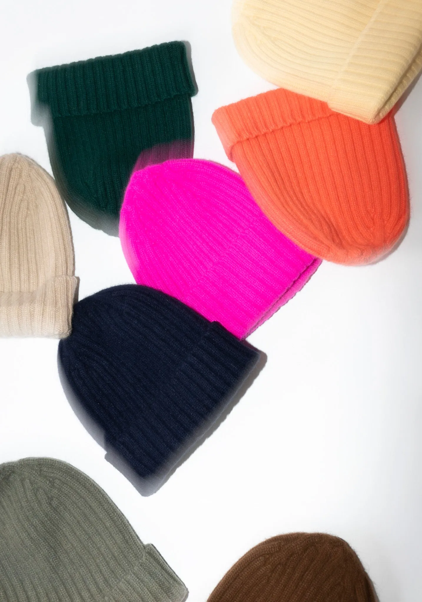 Le Grand Beanie in Poppy Pink