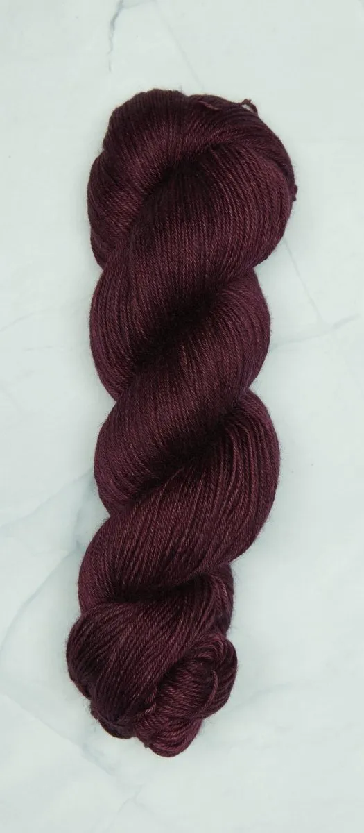 Symfonie Yarn TERRA DK Superwash Merino & Nylon Fingering Blend, 380m/100g