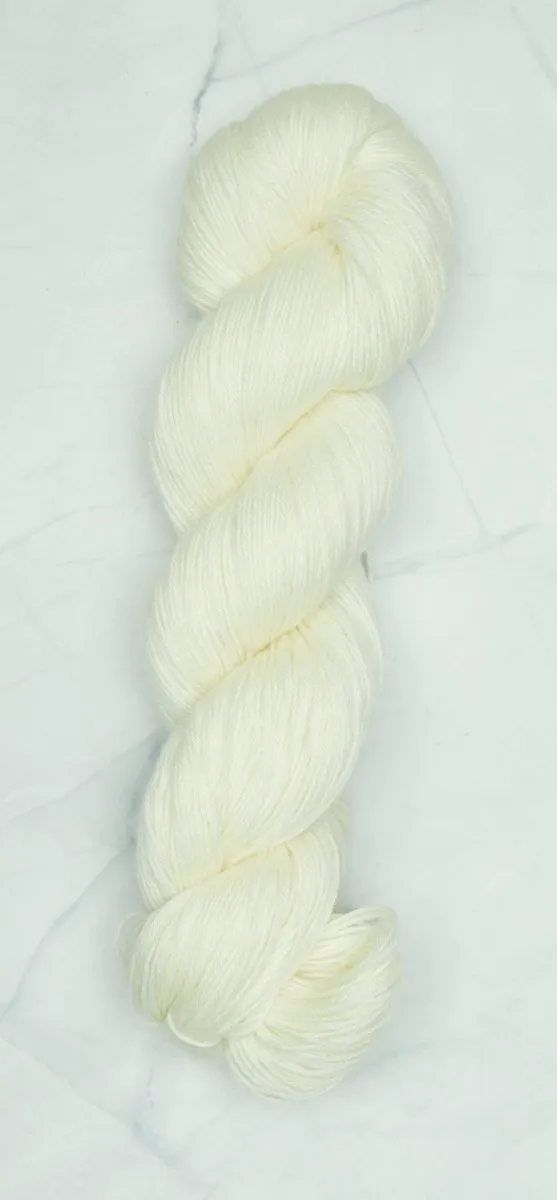 Symfonie Yarn TERRA DK Superwash Merino & Nylon Fingering Blend, 380m/100g